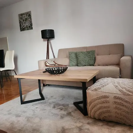 Simple 아파트 Vranjes
